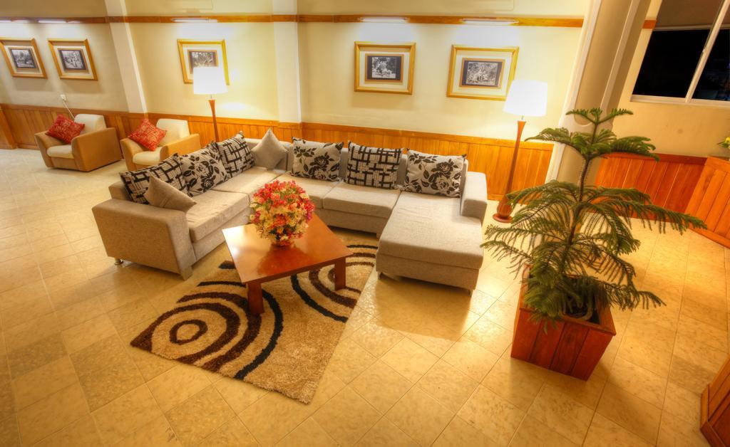 The Queensburry City Hotel Нувара-Елія Екстер'єр фото