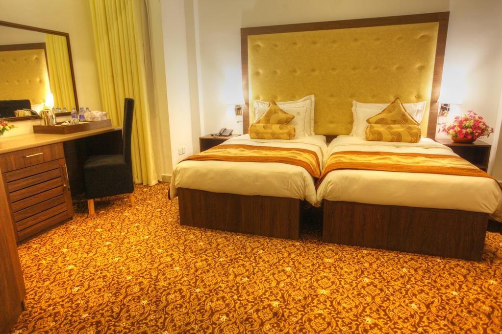 The Queensburry City Hotel Нувара-Елія Екстер'єр фото