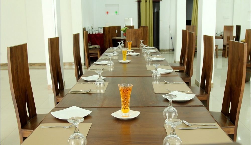 The Queensburry City Hotel Нувара-Елія Екстер'єр фото