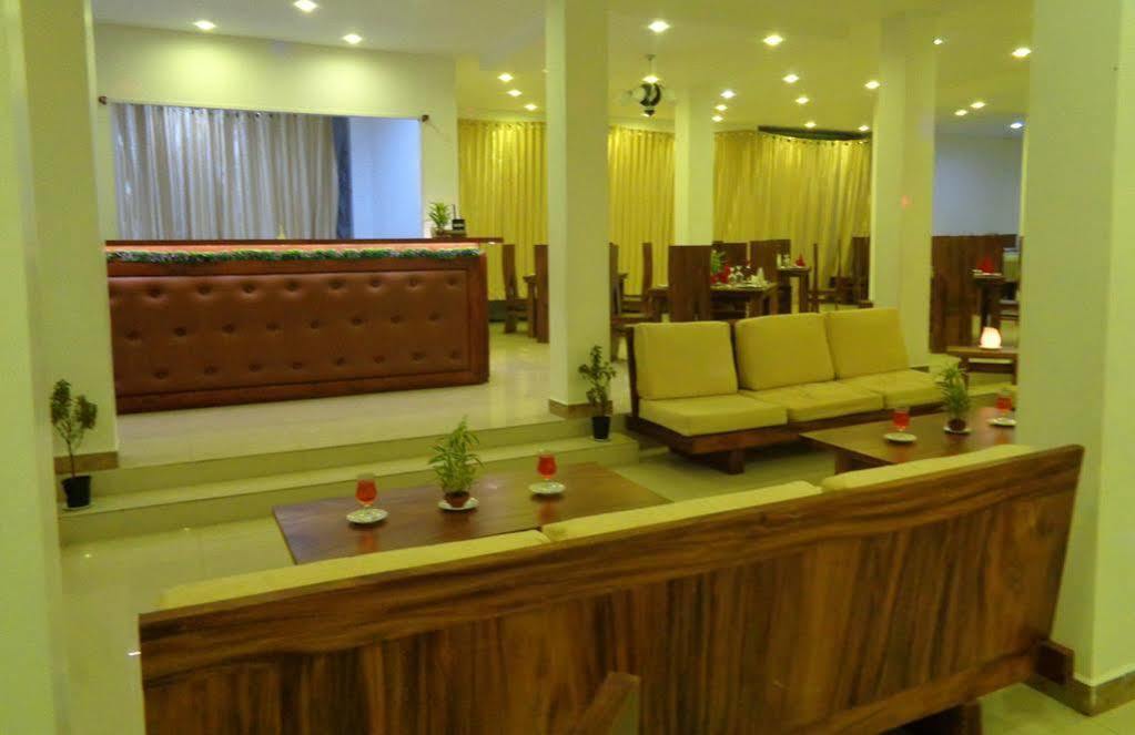 The Queensburry City Hotel Нувара-Елія Екстер'єр фото