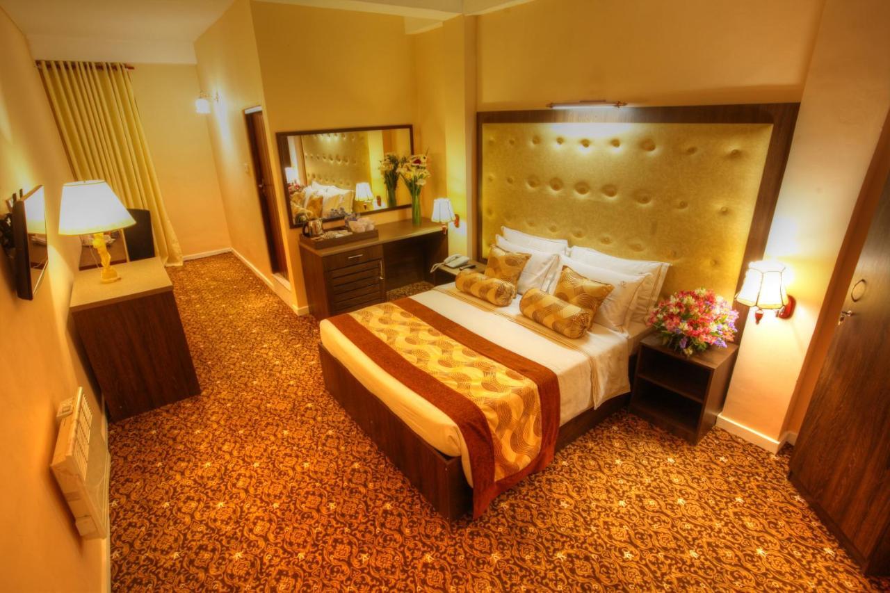 The Queensburry City Hotel Нувара-Елія Екстер'єр фото